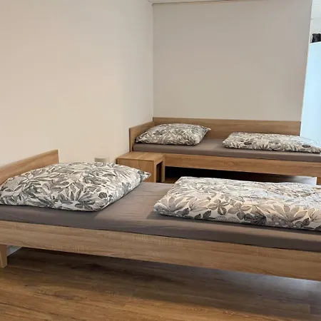 Zimmer24frei Boardinghouse * Kolonia