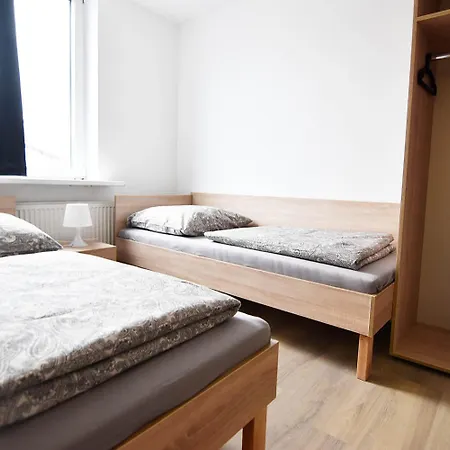 Zimmer24frei Boardinghouse * ケルン