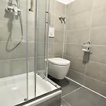 Zimmer24frei Boardinghouse * קלן