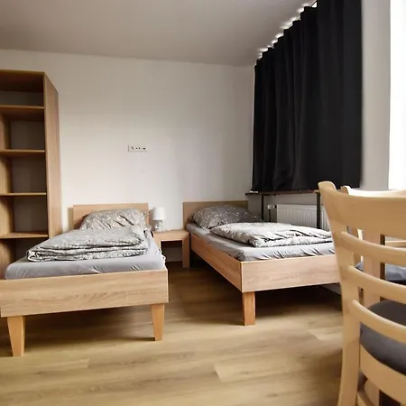 Zimmer24frei Boardinghouse Кёльн